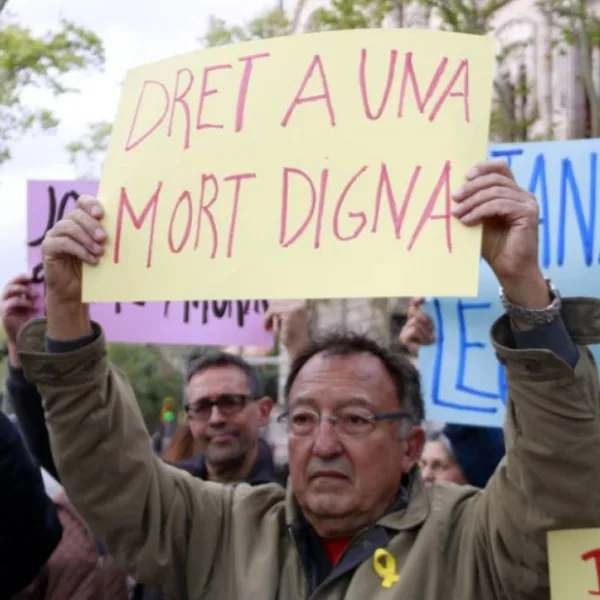 Muerte digna: España aprobó la Ley de Eutanasia