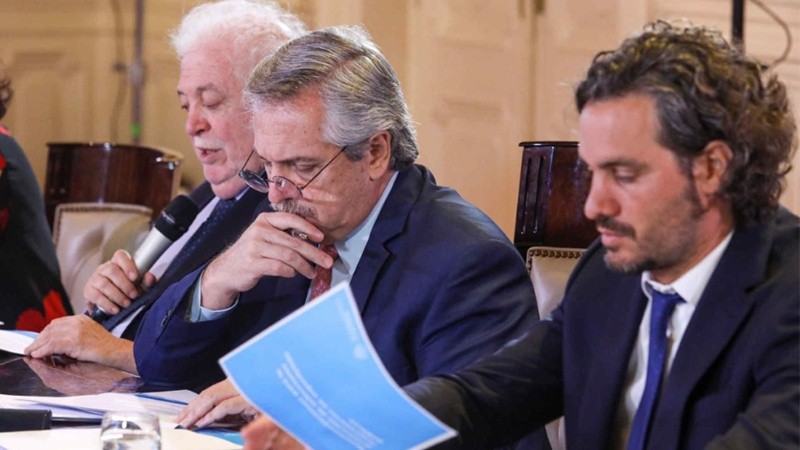 El Gobierno estudia un cierre 'quirúrgico' de las fronteras.