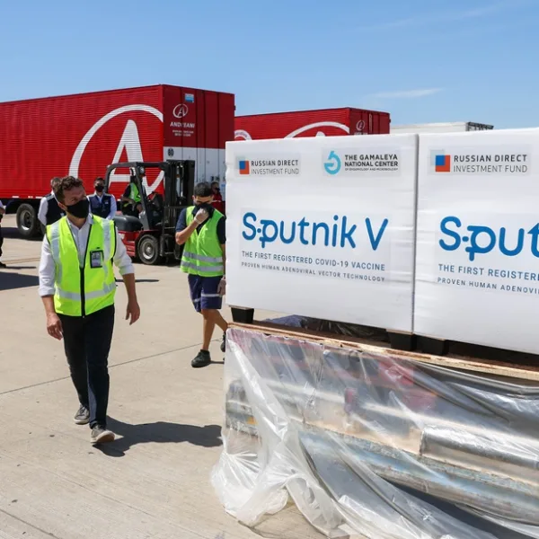 Rusia reconoció demoras en la producción de vacunas y se demora la inmunización