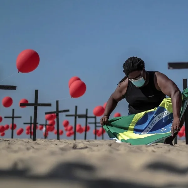 En diciembre, las muertes por COVID-19 en Brasil aumentaron un 40%