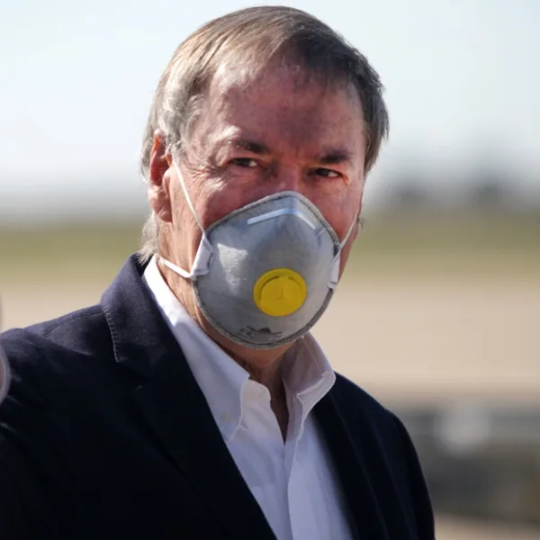 Sputnik V: Schiaretti, gobernador de Córdoba, se vacunó contra el Covid-19