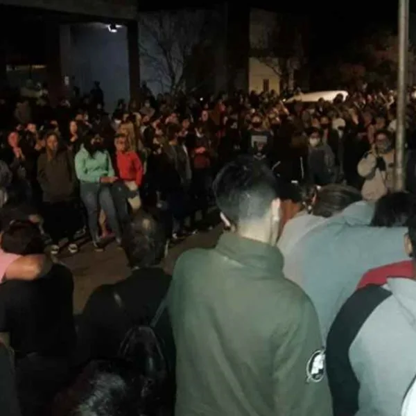 Femicidio en Rojas: represión ante las protestas en la sede policial