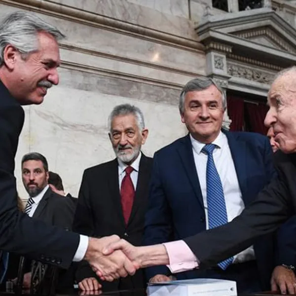 Alberto Fernández decretó tres días de duelo por la muerte de Carlos Menem