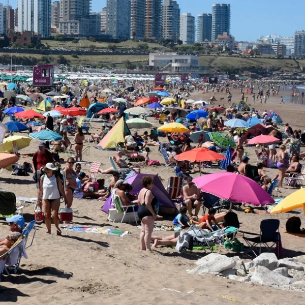 Hoteleros y gastronómicos de Mar del Plata piden eliminar las restricciones horarias