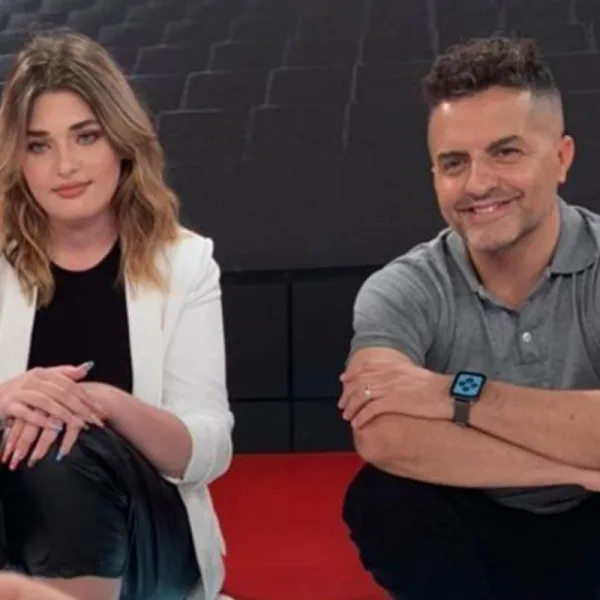 Marta Fort brindó una entrevista y tuvo polémicos dichos sobre su papá: "Al ser gay tenía más preferencia por mi hermano que conmigo"
