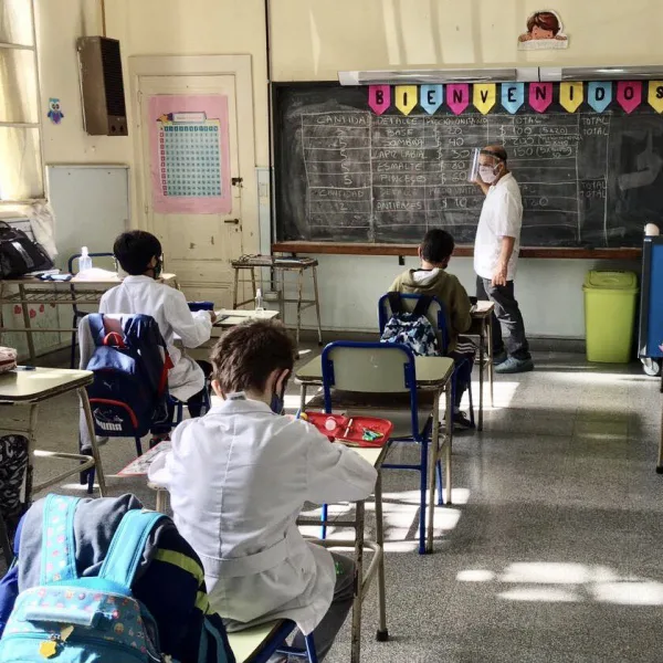 La Justicia federal suspendió las clases presenciales y envió el tema a la Corte