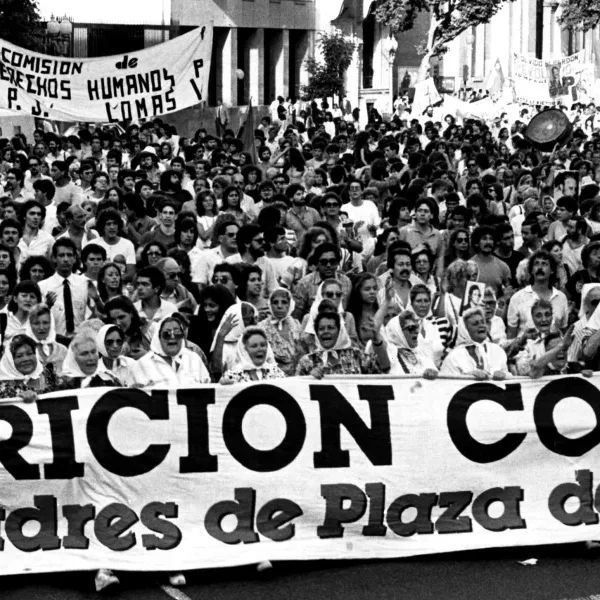 Hoy hace 45 años marchaban por primera vez las Madres de Plaza de Mayo