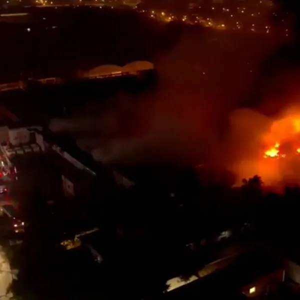 Video: incendio sin control en una planta panificadora de San Fernando