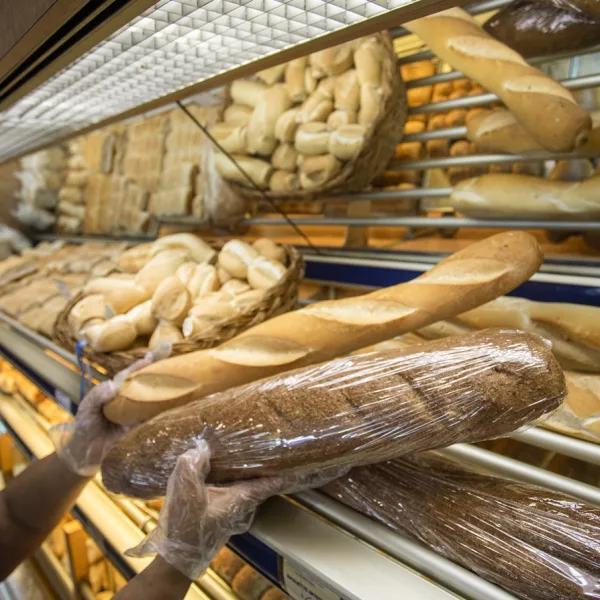 El kilo de pan cuesta hasta $170: panaderos denuncian los "terribles" aumentos de la materia prima