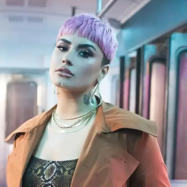 Demi Lovato comunicó que se identifica con el género no binario