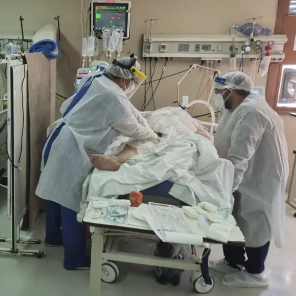 Jefe de Terapia Intensiva del Otamendi marca un "franco colapso sanitario"