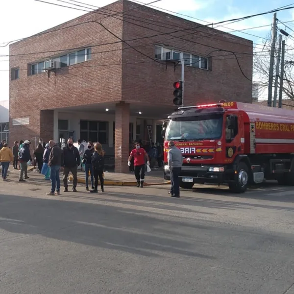 Incendio en un hospital de Pacheco: evacuaron a los internados y al personal