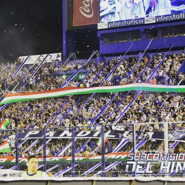 Vuelve el público, vuelven los barras: el insólito pedido a los jugadores de Vélez