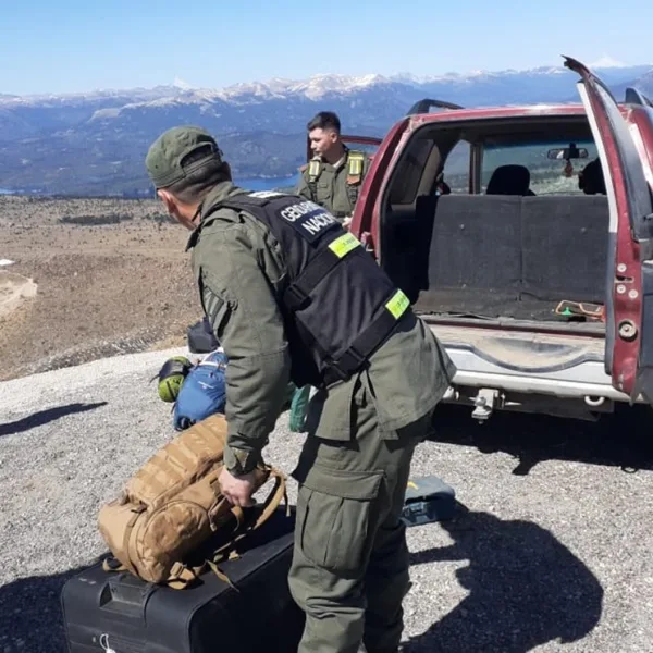 Gendarmería Nacional detuvo a tres ciudadanos chilenos que ingresaron ilegalmente al país