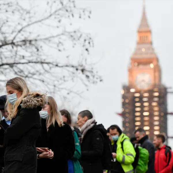 Coronavirus: la OMS advierte que el mundo se enfrenta a un "tsunami de infecciones"