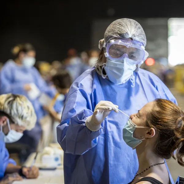 Coronavirus: los mayores de seis años que ingresen a Argentina deberán testearse