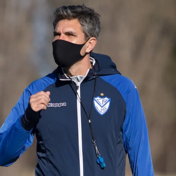 Pellegrino tiene coronavirus y se pierde el inicio de la pretemporada de Vélez