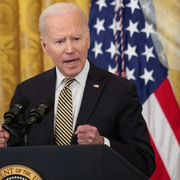 Joe Biden calificó a Vladimir Putin como un "criminal de guerra"