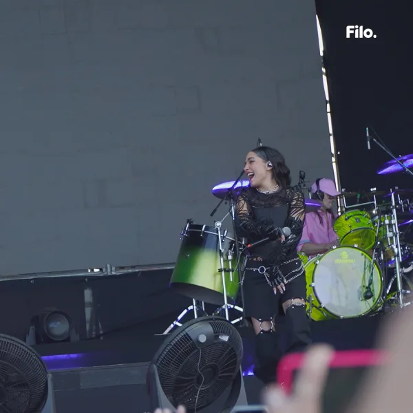 Video | María Becerra, Lola Índigo y Taichu se unieron en el Lollapalooza
