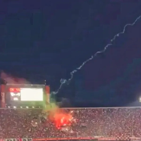 River Plate: identificaron al barra que lanzó la bengala marina
