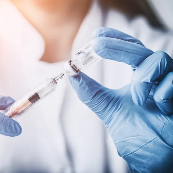 ¿Qué efectos secundarios esperar de la vacuna antigripal?