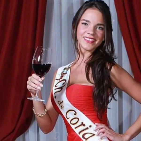 El novio de la reina de la Vendimia dio positivo en alcoholemia y ella continúa grave