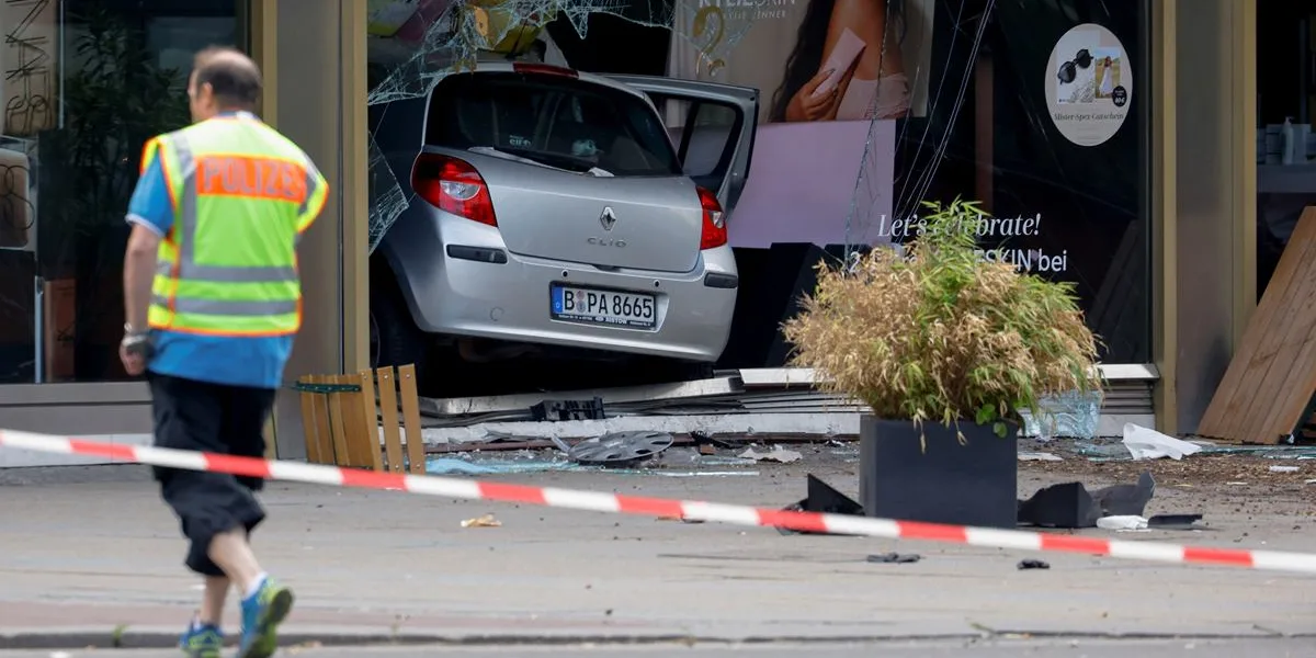 Un auto atropelló a una multitud en Berlín: hay un muerto y al menos 8 ...