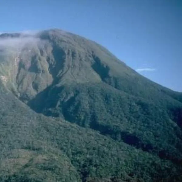 Filipinas: la erupción del volcán Bulusan cubrió de cenizas la ciudad de Juban