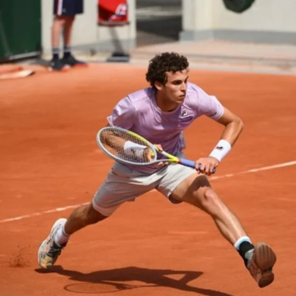 Juan Manuel Cerúndolo avanza en el Challenger de Tampere