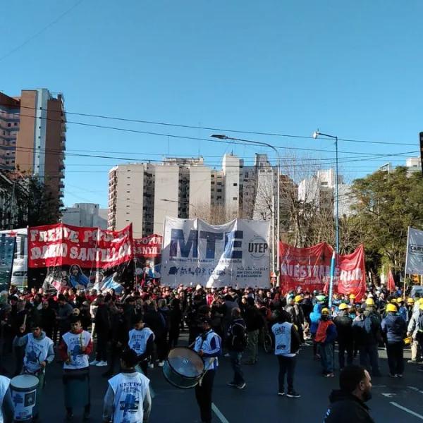 Movimientos sociales vuelven a marchar por un salario básico universal