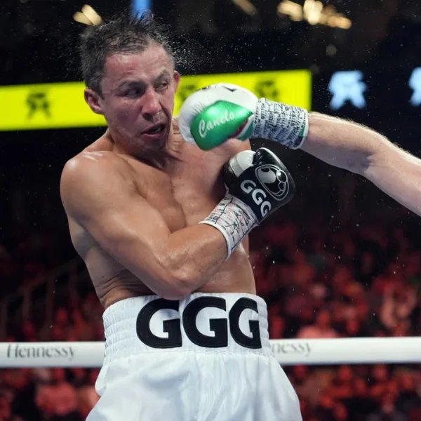 Canelo Álvarez le ganó a Golovkin y retuvo los cuatro títulos