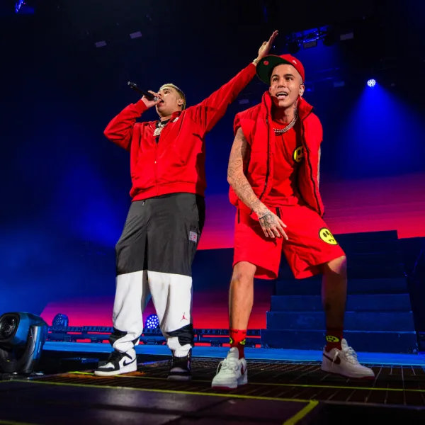 Kaleb Di Masi hace historia en Milán con Sfera Ebbasta en el "Turreo Místico World Tour"