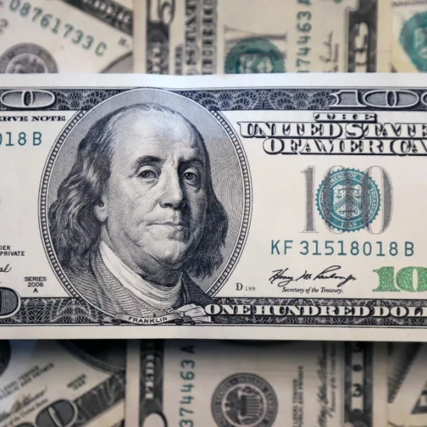 Dólar hoy: la cotización paralela cerró a $291 para la venta