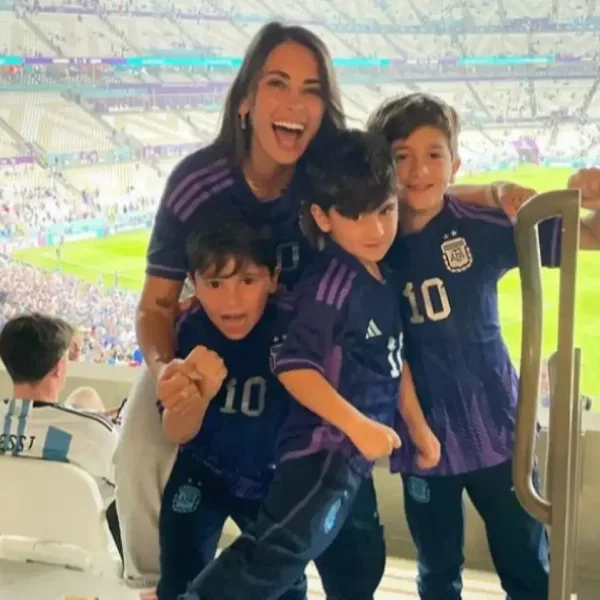 El festejo de Antonela Roccuzzo tras el triunfo de la Selección ...