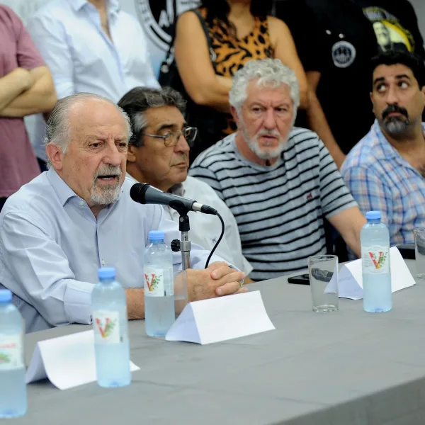 Organizaciones sociales marchan a Tribunales por la "democratización de la Justicia"