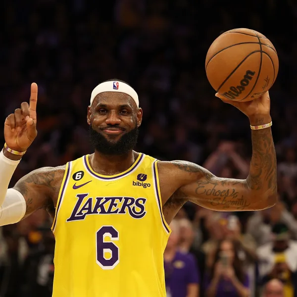 LeBron James se convirtió en el máximo anotador de la NBA