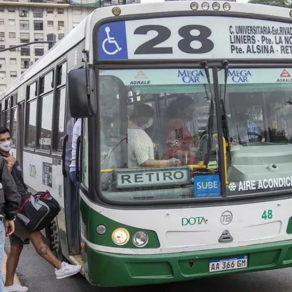 Colectivos: empresas levantaron el paro, pero anunciaron una nueva medida de fuerza