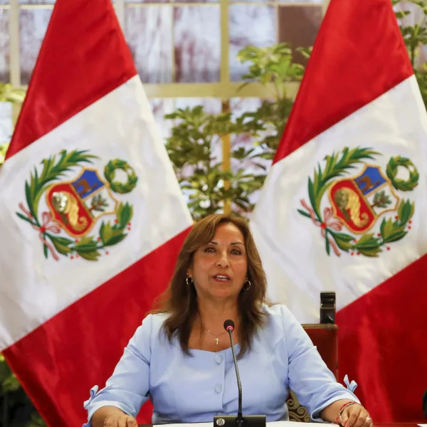 Perú: Boluarte cambia cuatro ministros