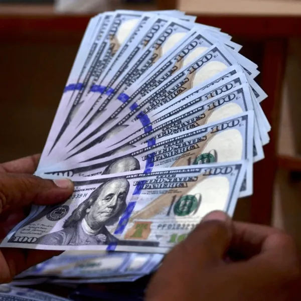 Dólar: el cambio en la intervención del Gobierno para bajar al blue