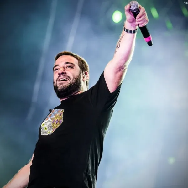 Piti Fernández anunció su gira con su banda solista "Los Irrompibles"