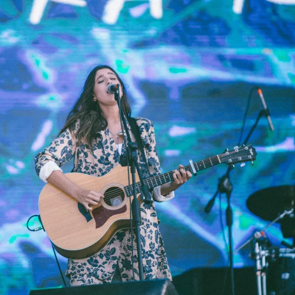 Paz Carrara, nominada al Gardel como Mejor Nuevo Artista, anuncia tour internacional