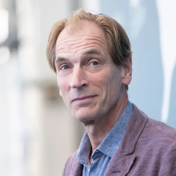 Desaparición de Julian Sands: hallan restos humanos en el lugar donde desapareció el actor