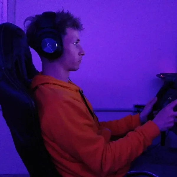 Qué es el simracing, la actividad que eligen cada vez más jóvenes que quieren ser pilotos