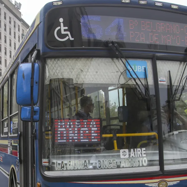 Se adelantó el paro de colectivos: qué líneas no brindarán servicios desde las 16
