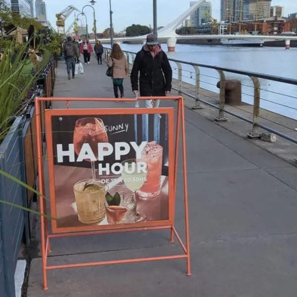 Vecinos de Puerto Madero apuntan al Gobierno porteño por invasión al espacio público