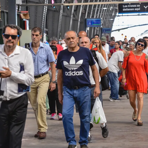 Aumento de colectivos y trenes en AMBA: cuánto pasará a costar el boleto a partir de agosto