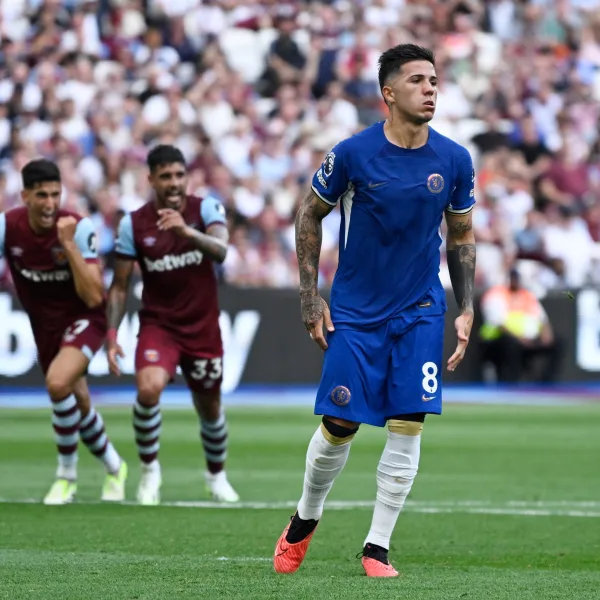 Enzo Fernández erró un penal en la derrota del Chelsea ante West Ham