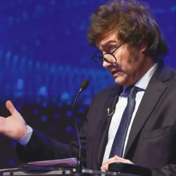 Milei explicó por qué no fue a IDEA y dijo que "cuanto más alto esté el dólar, más fácil es dolarizar"