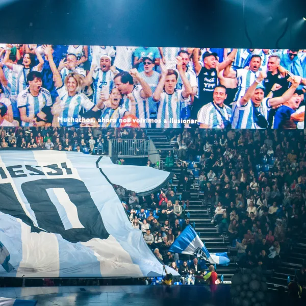Con grandes invitados, el Cirque Du Soleil Messi10 llegó a Buenos Aires