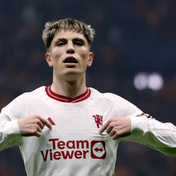 Garnacho ganó el premio al mejor gol del mes en la Premier League